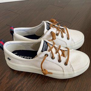 Sperry Women's Crest Vibe Triple Sneaker
